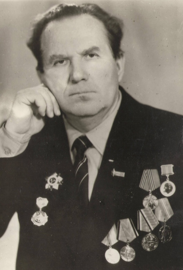 Скорняков Александр Иванович (1926-2010)