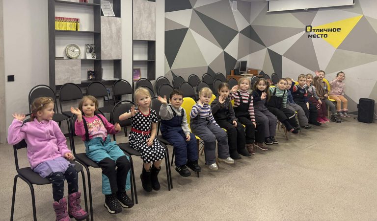 «Сильные, смелые, ловкие, умелые» — познавательно-игровой час