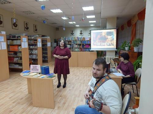 «Он воевал стихом и песней!»