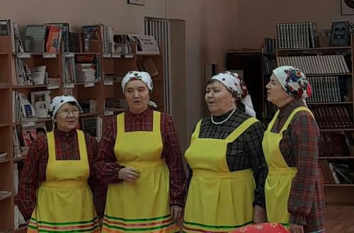 удмуртский-ансамбль-Чипчирган-на-БЭД-24