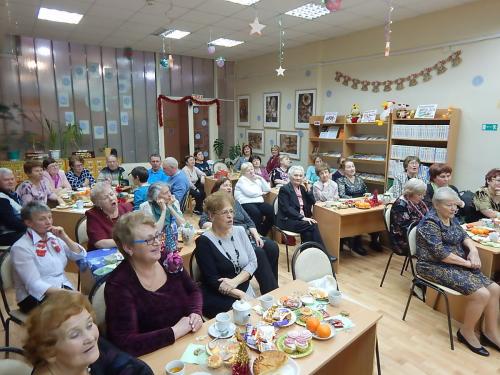 Новогодний огонёк в кругу друзей